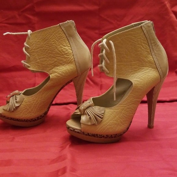 Brazilian tan shoes, new, 5 " heel, sz 7 (37) - Picture 3 of 6
